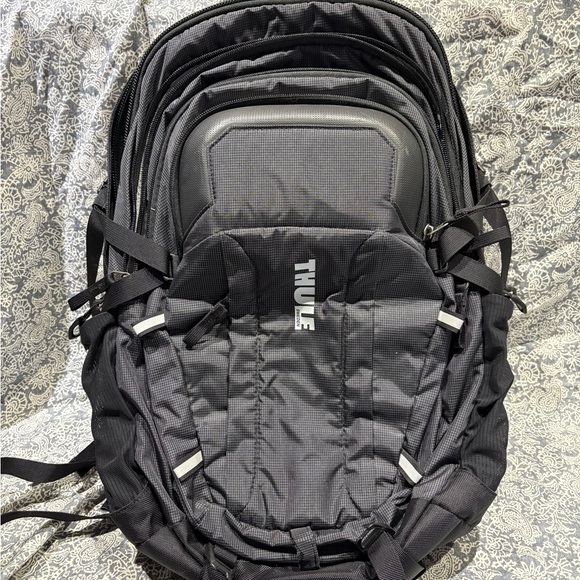 Thule Enroute Escort 2 daypack black travel backpack - Picture 1 of 10